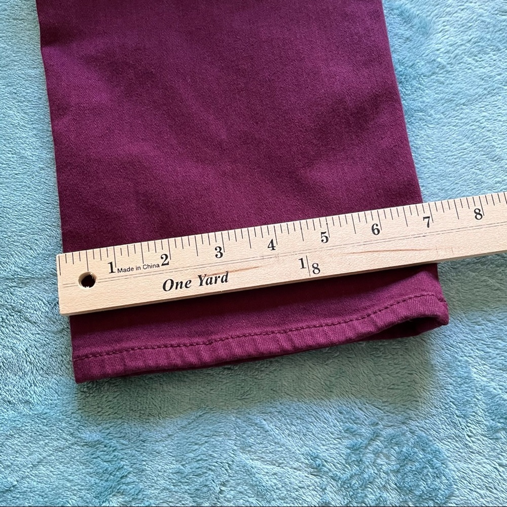 CHICO’S 2.5 = 14 Slimming Super Soft Ankle Jeans Boysenberry
STYLE:5703… - Picture 5 of 8